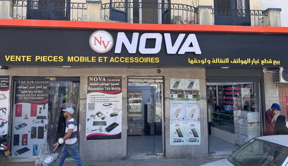 Intérieur de la boutique Nova Telecom